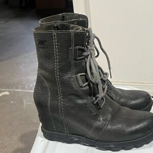 Sorel Women's Dark Grey Lace-Up Leather Ankle Boots